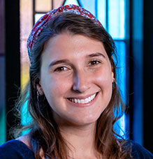 Headshot of Rabbi Gavriella Kornsgold