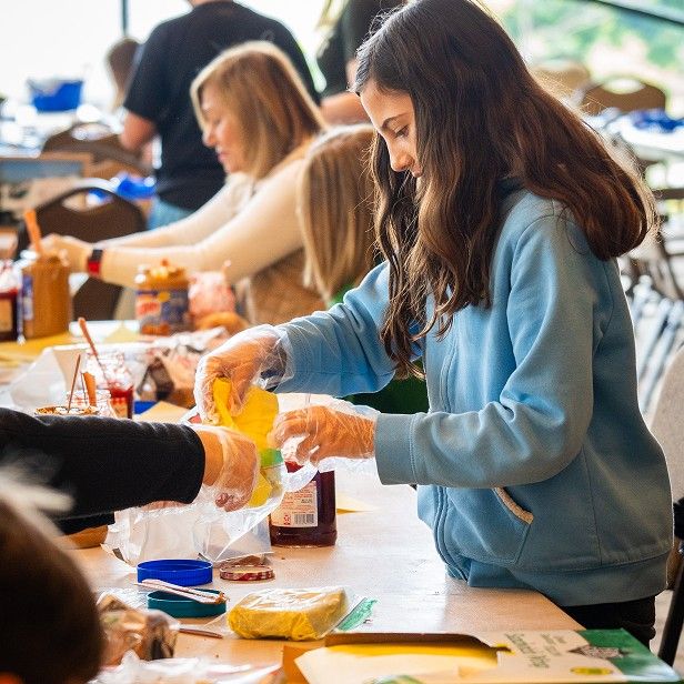 Share Your Mitzvah and Simcha!